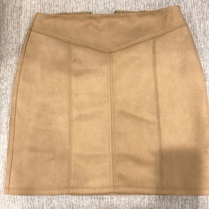 never worn White House black market suede skirt